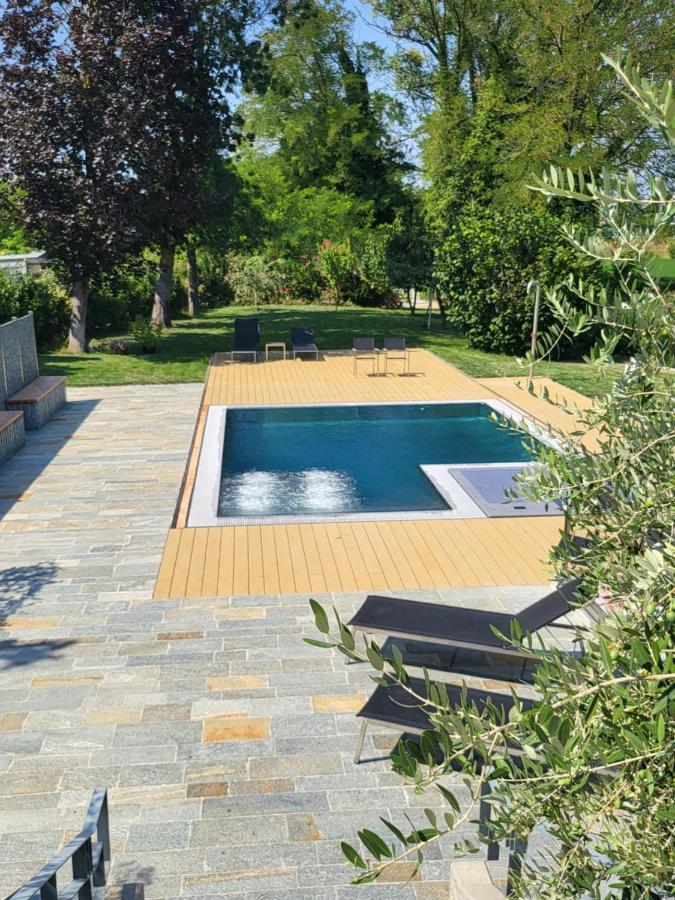 Royal Suite Parma Con Piscine Calda E Fredda Bagian luar foto